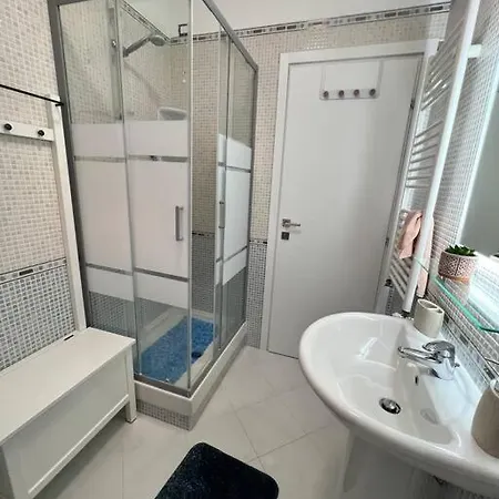 Attico Con Terrazzo Fibi Daire *