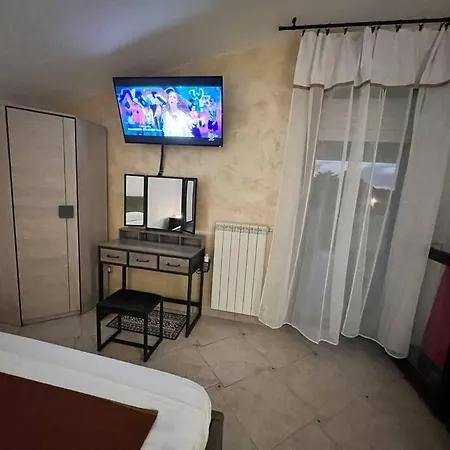 Attico Con Terrazzo Fibi Apartment *