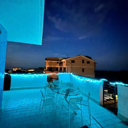 Attico Con Terrazzo Fibi *